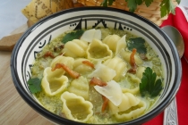 Supa crema cu sos pesto de patrunjel