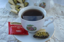 Tea Party-Inimioare cu ciocolata si fistic