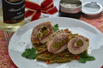 Rulouri de pui cu sunca afumata si fasole verde