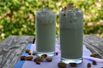 Frappe de fistic cu crema de frisca si iaurt