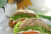 Sandwich vitaminizant cu miez de lapte