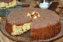 Tort cu alune de padure (sau Torta di nocciole )