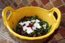 Salata cu iaurt, spanac şi sfacla roşie/ Ispanaklı yoğurtlu pancar salatası