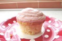 Lemon Cupcakes cu spuma de capsuni