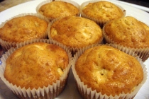 Muffins cu mere si scortisoara