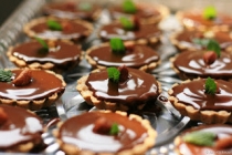 3 chocolate and coffee cream mini-tart