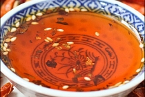 Pe scurt despre uleiul chinezesc aromatizat cu ardei iute