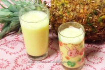 Suc de ananas cu cocos