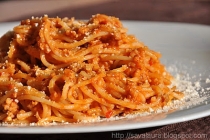Spaghete cu sos si carne macinata