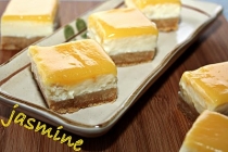 Patrate de Cheesecake cu Branza Quark si Lemon Curd