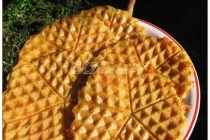 Waffles cu malai si cascaval